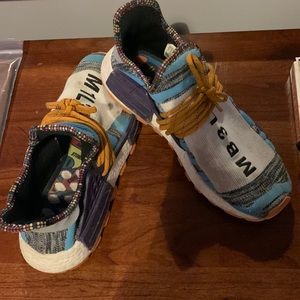 ADIDAS HU RACE SIZE 8 **PRICE DROP**